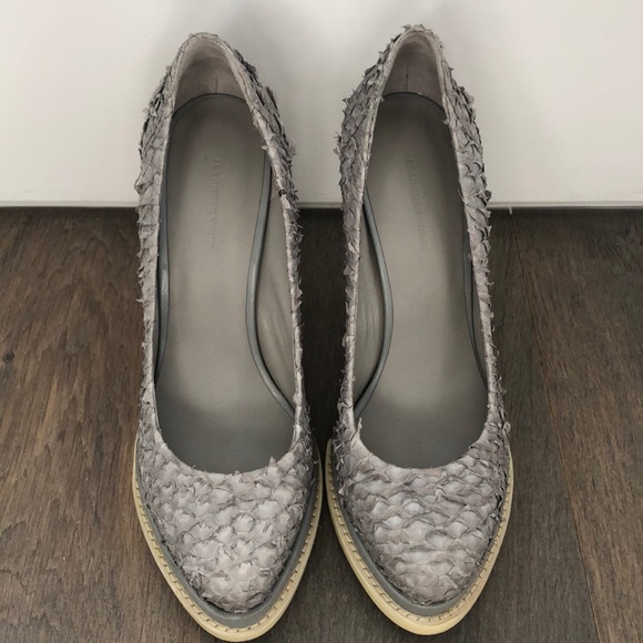 ALEXANDER WANG Textured Grey Snake Skin sz 38.5 - Picture 1 of 6